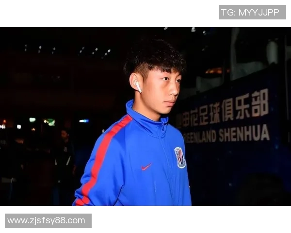 申花与鲁能球员个人表现对比分析及赛季影响探讨 申花与鲁能球员个人表现对比分析及赛季影响探讨